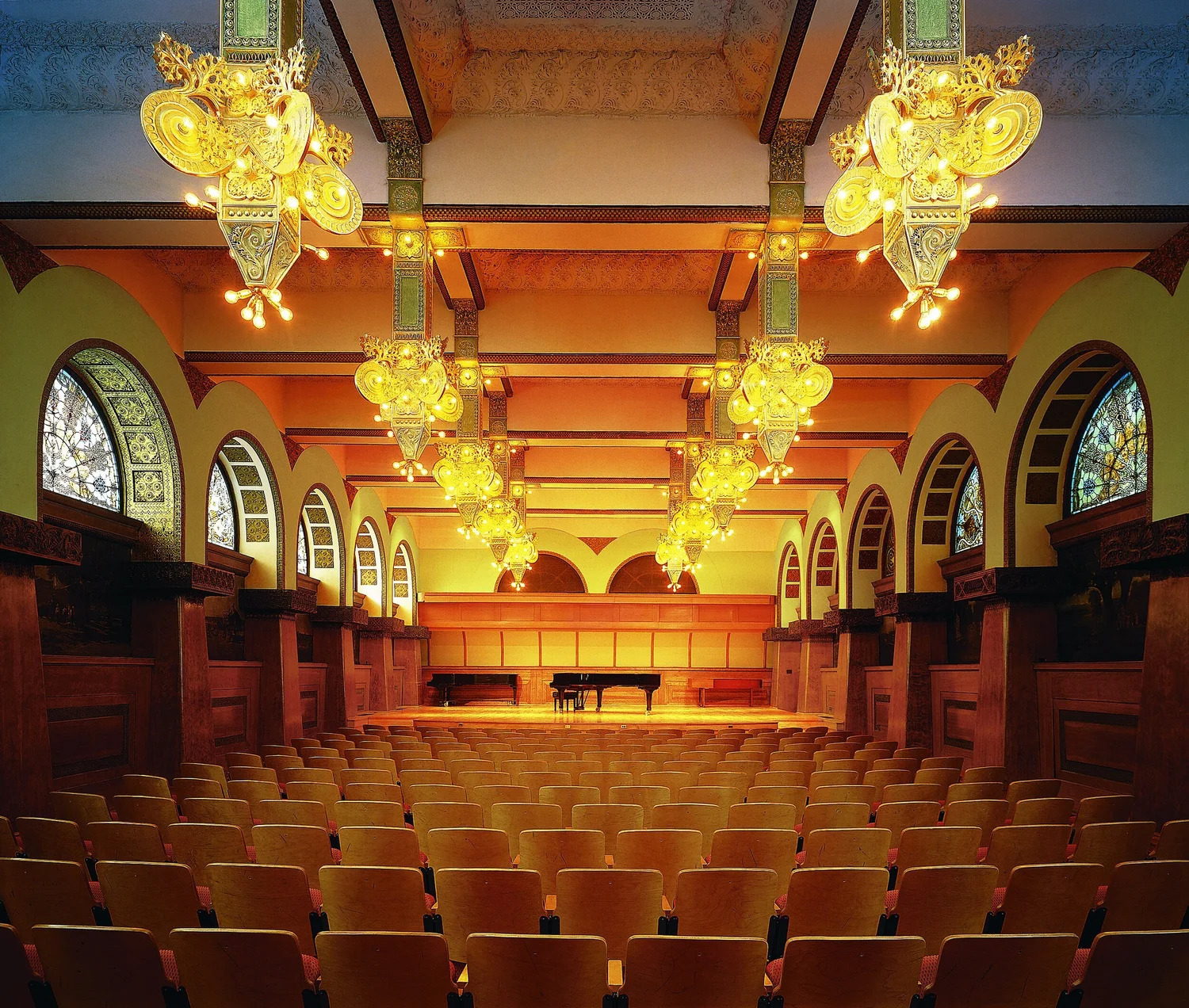 Ganz Hall, Roosevelt University